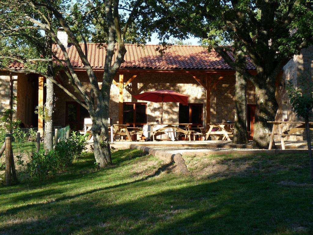 Auberge Les Tables Du Ban Saint-Pierre-la-Palud Екстер'єр фото