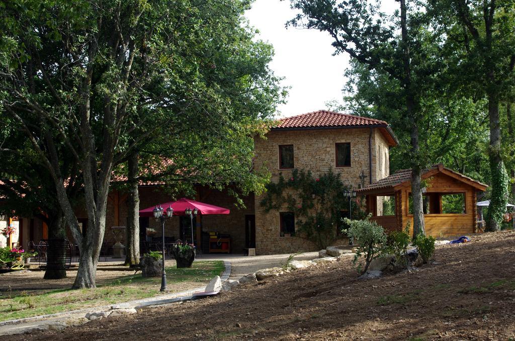 Auberge Les Tables Du Ban Saint-Pierre-la-Palud Екстер'єр фото
